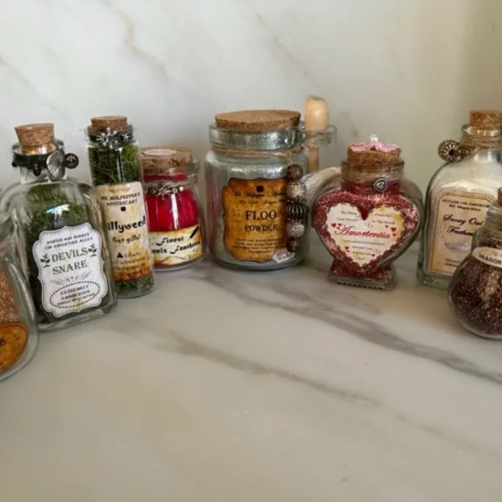 Amazing custom set of 8 Harry Potter Potion Bottles - Picture 2 of 3